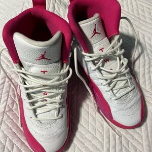 AIR JORDAN 12 RETRO SIZE 5Y HOT PINK